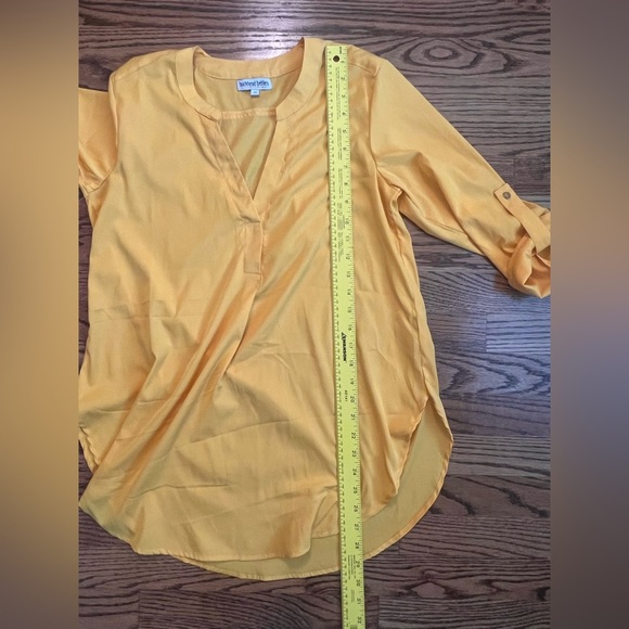 Buckhead Betties Yellow Blouse – Size Medium - Picture 7 of 7